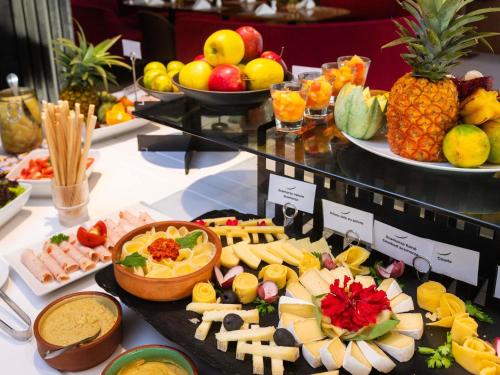 Jídlo v hotelu nebo okolí