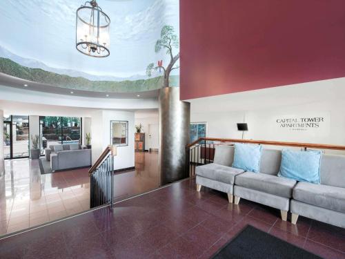 Χώρος καθιστικού στο BreakFree Capital Tower Apartments