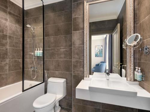 Ένα μπάνιο στο Mercure Riyadh Al Anoud