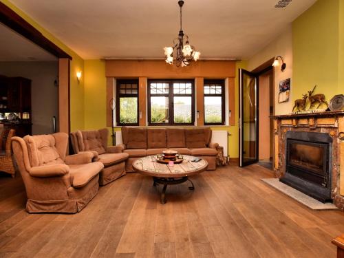 Ảnh trong thư viện ảnh của Villa with Spa, Luxembourg ở Érezée