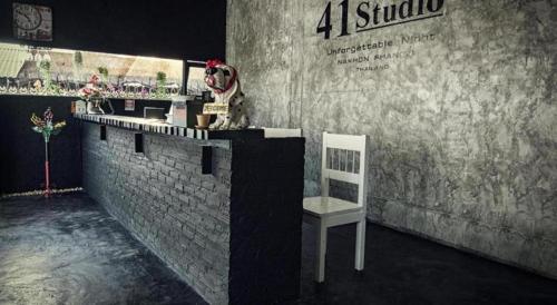 Majutusasutuses 41Studio olev sertifikaat, autasu, silt või muu dokument