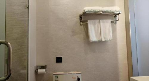 Ένα μπάνιο στο GreenTree Inn Express Cangzhou Yunhe District Mingzhu Market
