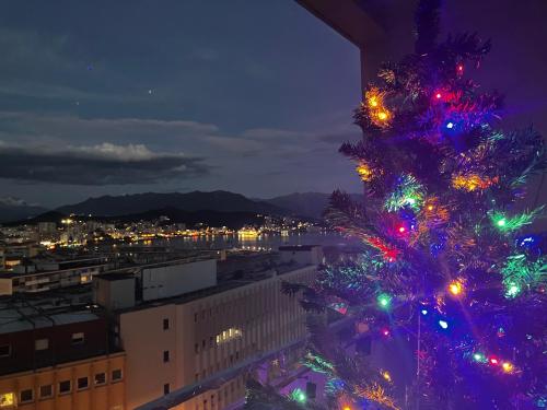 Φωτογραφία από το άλμπουμ του Très bel appartement avec terrasse de 87m2 avec une superbe vue panoramique sur la baie d Ajaccio σε Αζαξιό