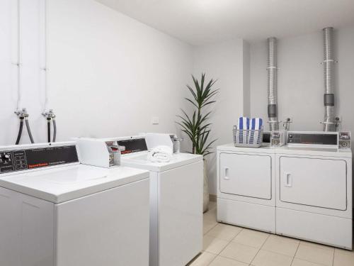 Η κουζίνα ή μικρή κουζίνα στο Ibis Styles Hobart