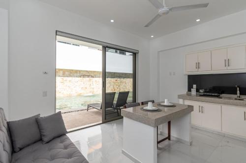 Η κουζίνα ή μικρή κουζίνα στο Safiro Suites Guayabitos Apartments - Adults Only