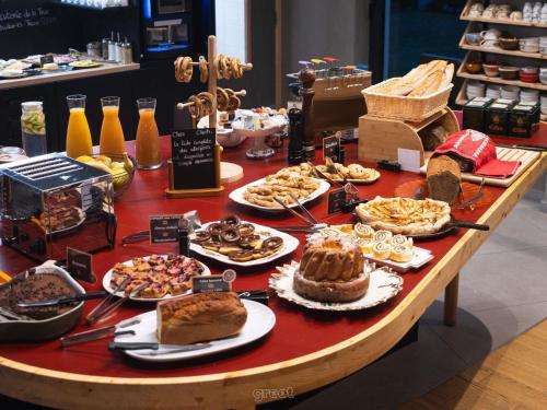 Jídlo v hotelu nebo okolí