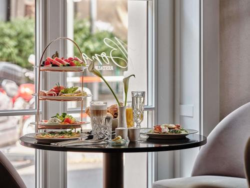 Mad på hotellet eller i nærheden