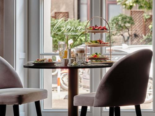 Mad på hotellet eller i nærheden