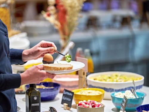 Jídlo v hotelu nebo okolí