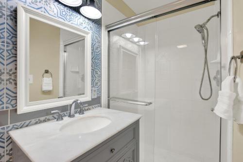 Koupelna v ubytování Above the Tea Room off Madison Square