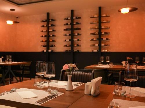 Mercure Prishtina City — Restaurant/places to eat