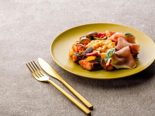 Mad på hotellet eller i nærheden