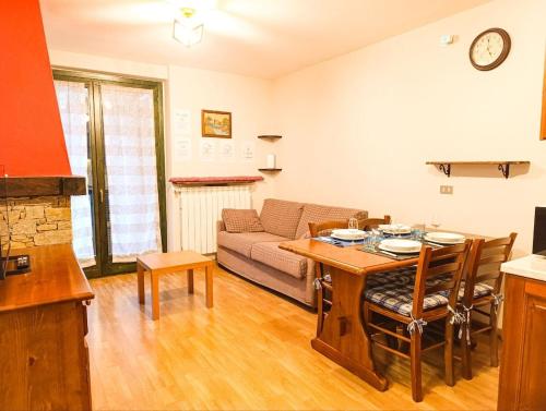 Posezení v ubytování 3 Min Walk To Slopes - Mountains & Comfort