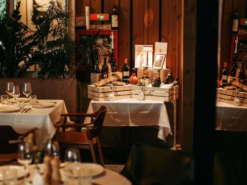 Swissôtel Poiana Brasov — Restaurant/places to eat