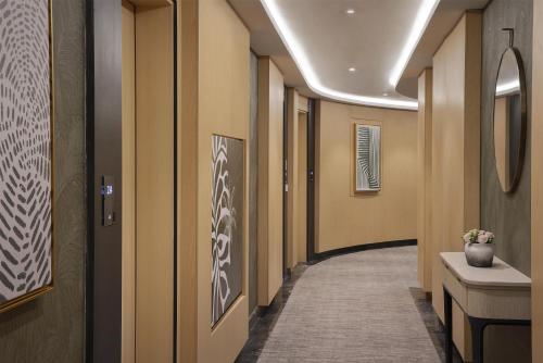 Diyar Ajwa, Tapestry Collection By Hilton