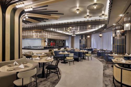 Diyar Ajwa, Tapestry Collection By Hilton