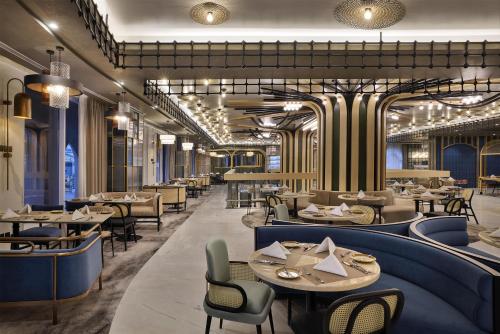 Diyar Ajwa, Tapestry Collection By Hilton