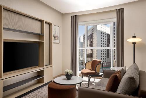 Diyar Ajwa, Tapestry Collection By Hilton