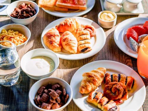 Jídlo v hotelu nebo okolí