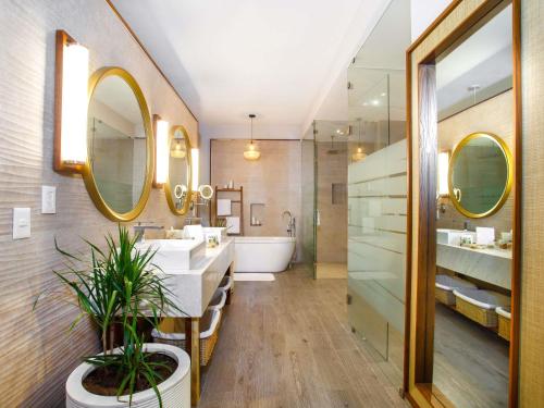 Koupelna v ubytování Armony Marival Resort & Spa Punta de Mita - MGallery collection