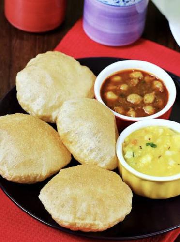 Jídlo v hotelu nebo okolí