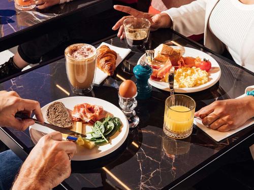 Jídlo v hotelu nebo okolí