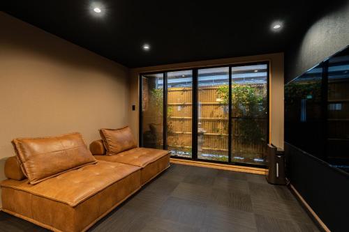 Foto sihtkohas Wada asuva majutusasutuse 難波站走路8分鐘包棟別墅 絕佳地理位置 最大16人 galeriist