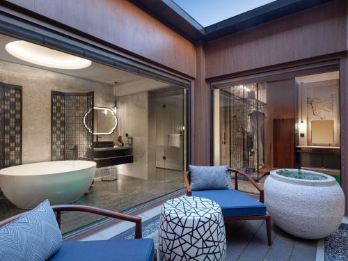 Χώρος καθιστικού στο Dangkou Ancient Town Hotel Wuxi MGallery Collection