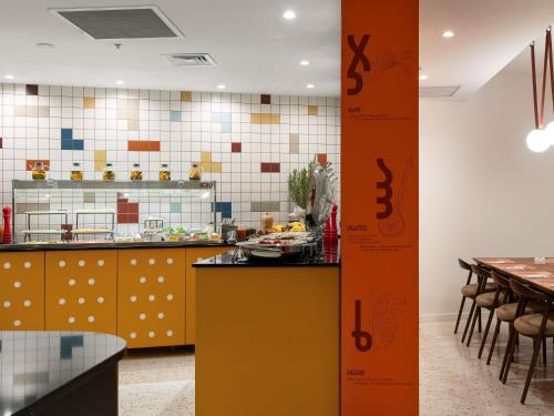 Kuchyň nebo kuchyňský kout v ubytování ibis Styles Old Tbilisi