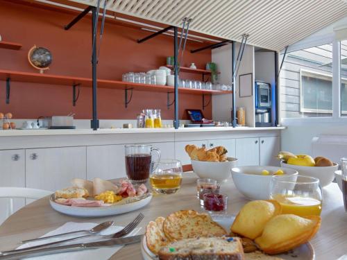 Jídlo v hotelu nebo okolí