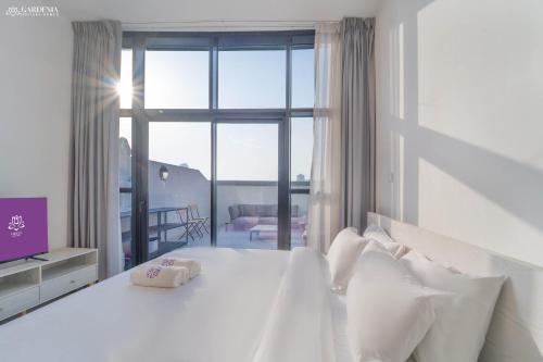 O2 Tower JVC, Cozy Home, Peaceful Studio Apartment