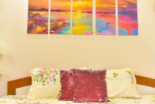 Giường trong phòng chung tại Luna's Solace