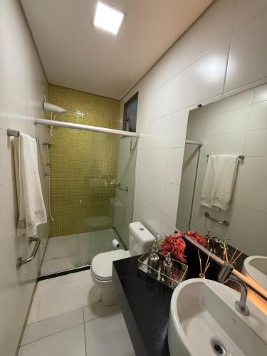Ένα μπάνιο στο Casa completa e climatizada em Ilhéus