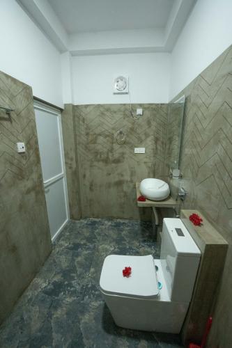 Ένα μπάνιο στο Island Taprobana - NilHiri