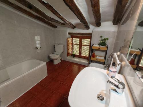 Koupelna v ubytování Cortijo El Álamo