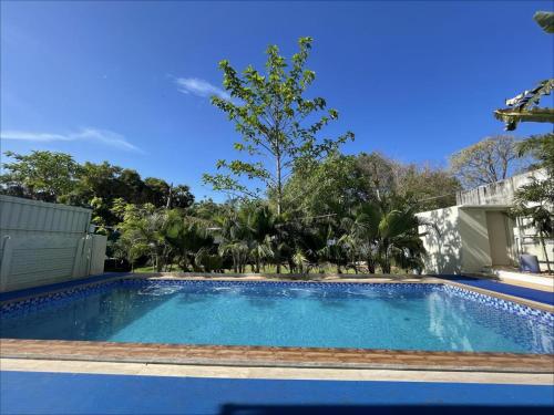 Hồ bơi trong/gần Sunshine Hospitality