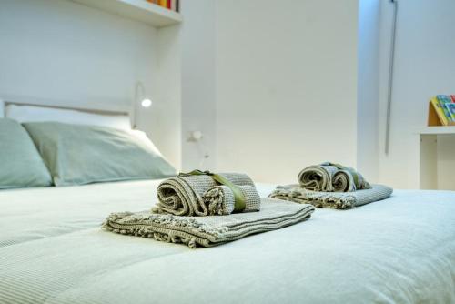 Stylish city apt - M4 Frattini, 15 mins to Duomo