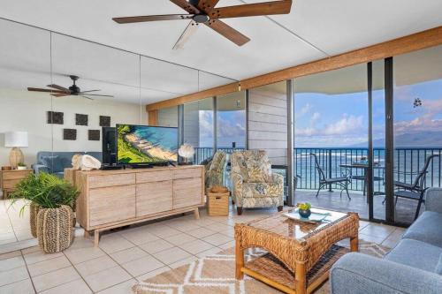 Gallery image of Kahana Reef 201 · KR 201 OceanFront 1BD Condo w Ocean Views Pool in Kahana