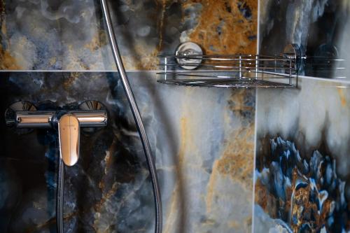 Ένα μπάνιο στο Vila Mira