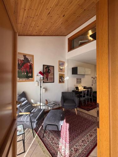 Coin salon dans l'établissement Vintage house Quadrifoglio