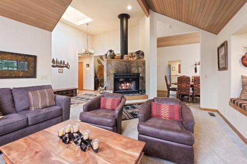 Χώρος καθιστικού στο Summit View 5 home