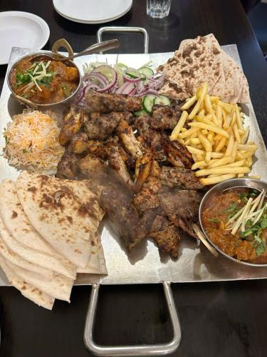 Jídlo v hotelu nebo okolí