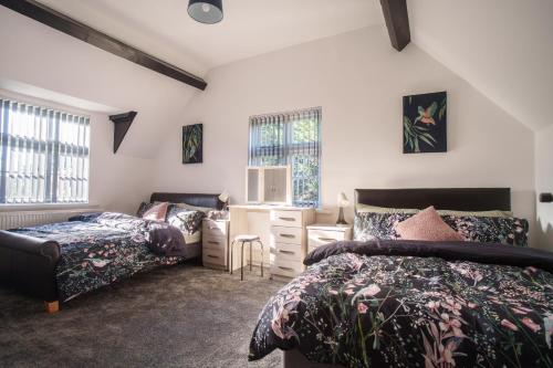 En eller flere senge i et værelse på Stunning Countryside Retreat & Getaway!