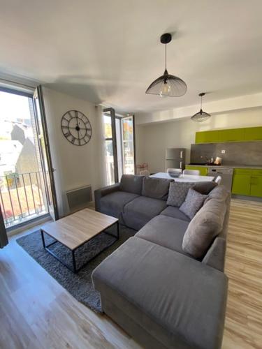 Posezení v ubytování Appartement en plein centre de la Bourboule avec parking privé