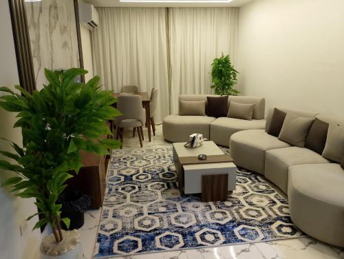 شقه فندقيه رائعه امام مول سيتى ستارز