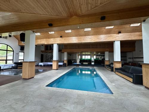 Bazén v ubytování Hideout Villa nebo v jeho okolí