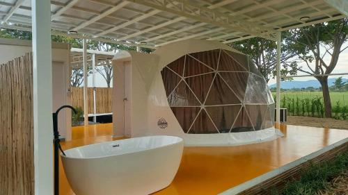 Foto sihtkohas Ban Muang Chum asuva majutusasutuse Whitehouse resort galeriist