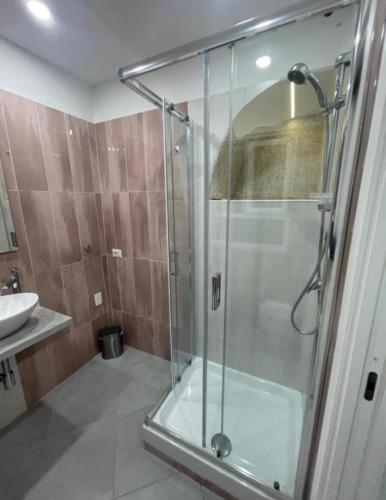 Ένα μπάνιο στο Aurora Flavia Suites