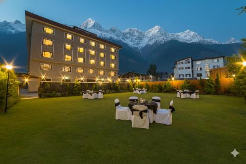 En generel udsigt til bjerge eller udsigt til bjerge taget fra hotellet