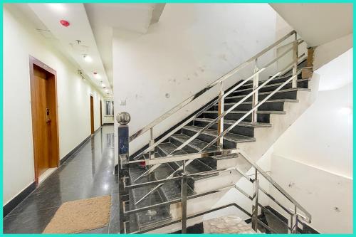 Fotografie z fotogalerie ubytování Hotel Shri RK Residency Near Kashi Vishwanath Temple - Fully Air Conditioning Rooms - Restaurant-Lift and Free Wifi Facilities- Top Rated Hotel In Varanasi v destinaci Kashi